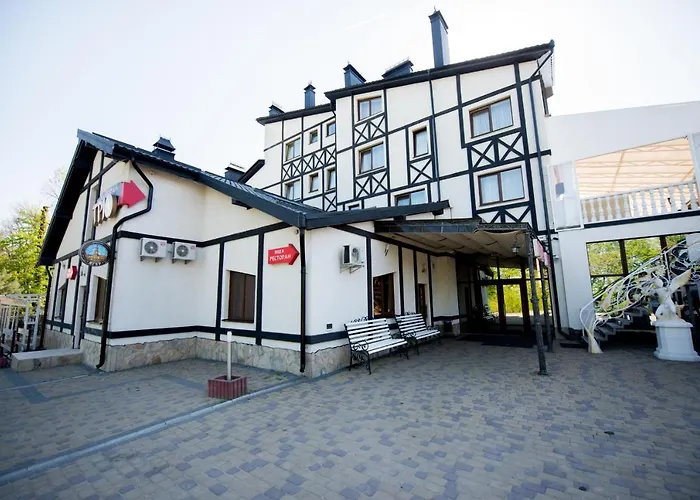 Trio Hotel Restaurant